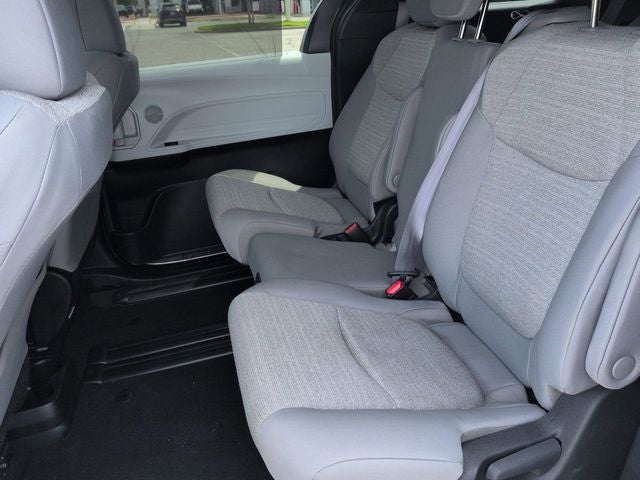 2025 Toyota SIENNA LE LE 8 Passenger