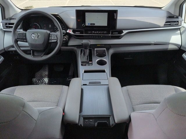 2025 Toyota SIENNA LE LE 8 Passenger