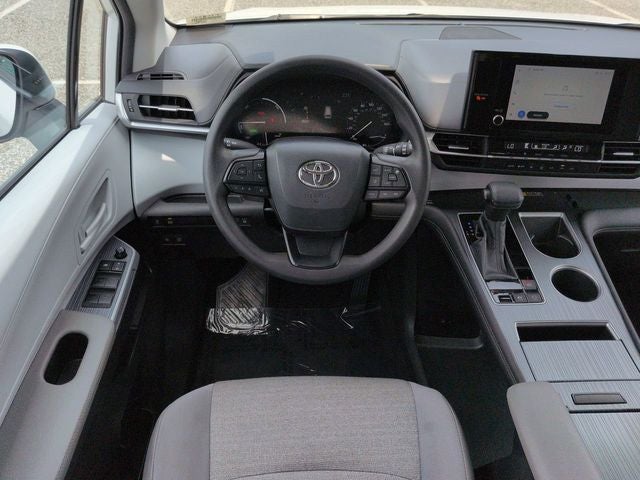 2025 Toyota SIENNA LE LE 8 Passenger