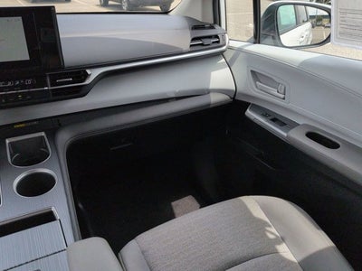 2025 Toyota SIENNA LE LE 8 Passenger