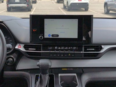 2025 Toyota SIENNA LE LE 8 Passenger