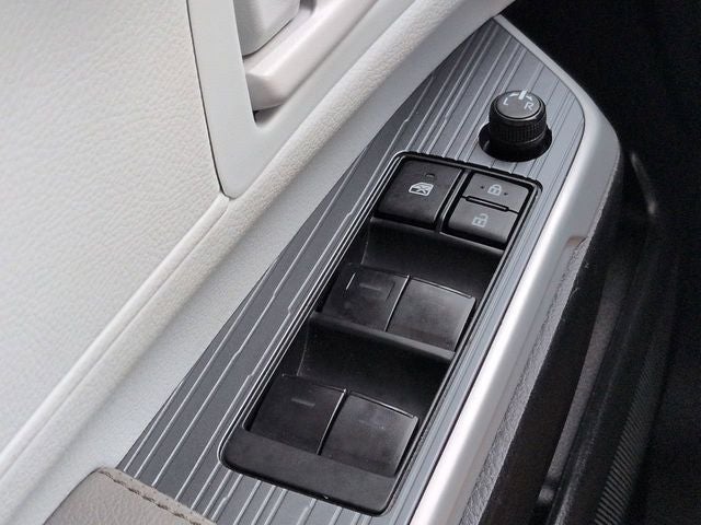 2025 Toyota SIENNA LE LE 8 Passenger