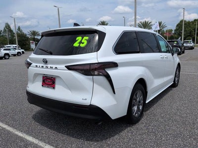 2025 Toyota SIENNA LE LE 8 Passenger
