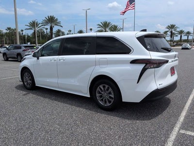 2025 Toyota SIENNA LE LE 8 Passenger