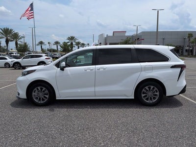 2025 Toyota SIENNA LE LE 8 Passenger