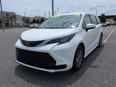 2025 Toyota SIENNA LE LE 8 Passenger