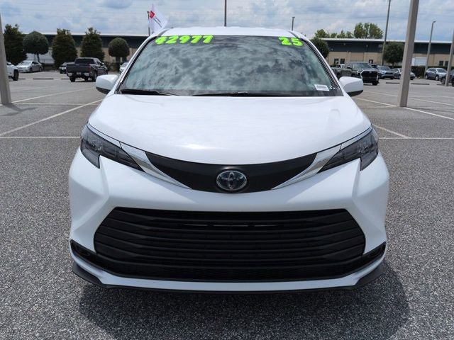 2025 Toyota SIENNA LE LE 8 Passenger
