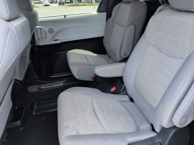 2025 Toyota SIENNA LE LE 8 Passenger