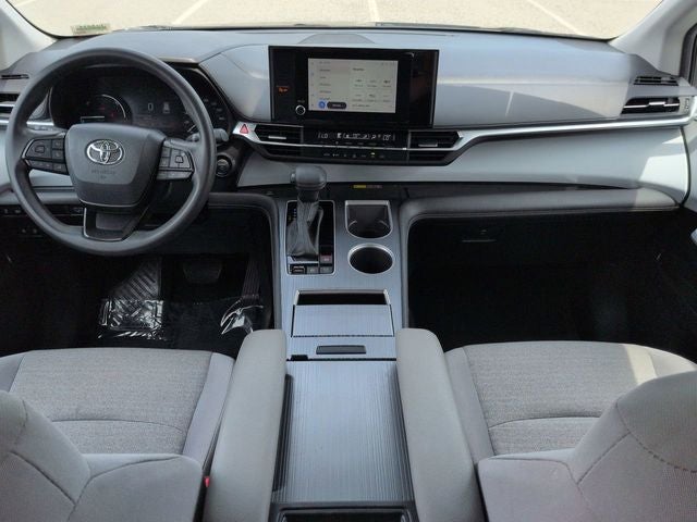 2025 Toyota SIENNA LE LE 8 Passenger