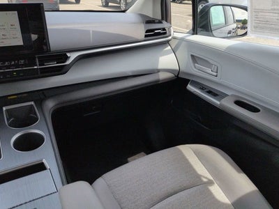 2025 Toyota SIENNA LE LE 8 Passenger