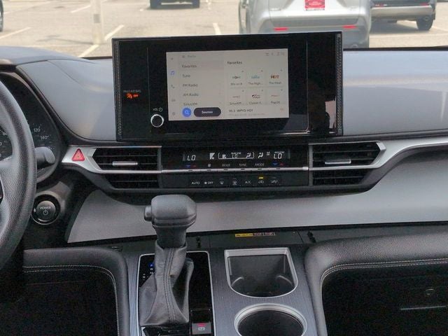 2025 Toyota SIENNA LE LE 8 Passenger