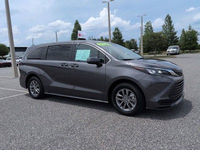 2025 Toyota SIENNA LE LE 8 Passenger