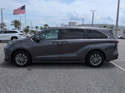 2025 Toyota SIENNA LE LE 8 Passenger