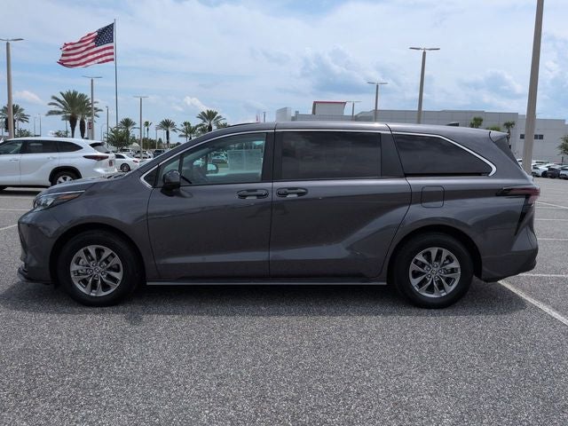 2025 Toyota SIENNA LE LE 8 Passenger