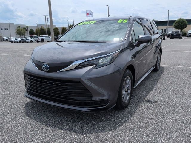 2025 Toyota SIENNA LE LE 8 Passenger