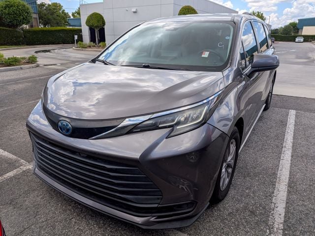 2022 Toyota Sienna LE 8 Passenger