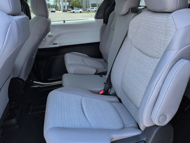 2026 Toyota Sienna LE 8 Passenger