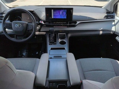 2026 Toyota Sienna LE 8 Passenger