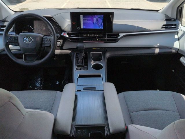 2026 Toyota Sienna LE 8 Passenger