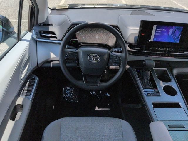 2026 Toyota Sienna LE 8 Passenger