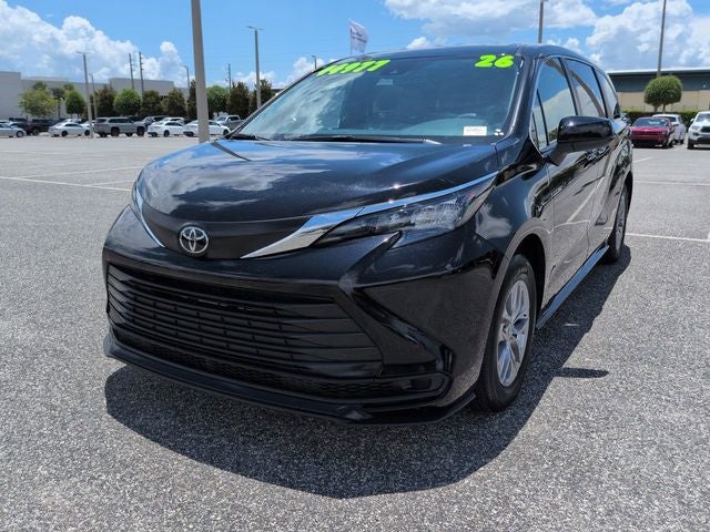 2026 Toyota Sienna LE 8 Passenger