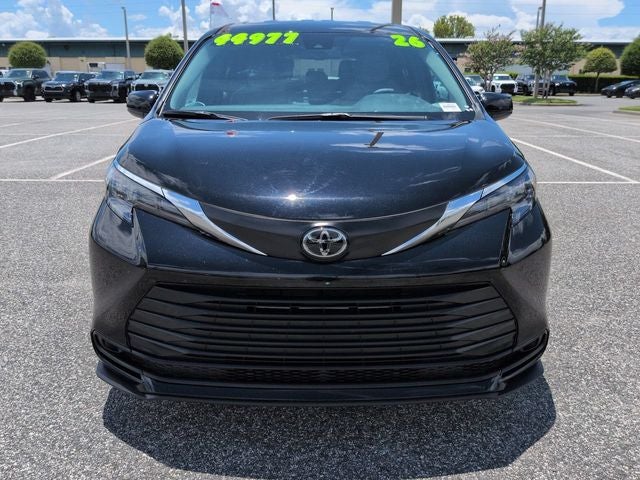 2026 Toyota Sienna LE 8 Passenger