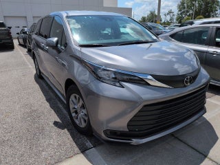 2026 Toyota SIENNA LE LE 8 Passenger