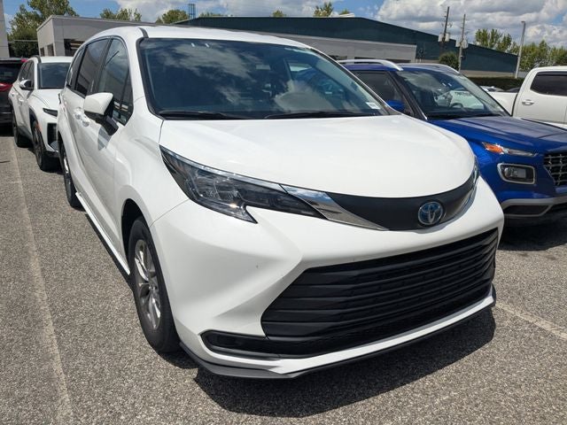 2025 Toyota SIENNA LE LE 8 Passenger