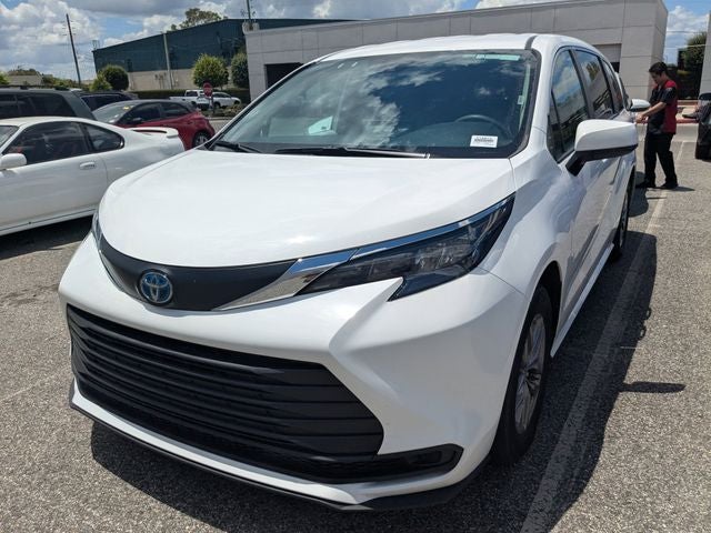 2025 Toyota SIENNA LE LE 8 Passenger