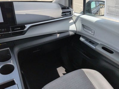 2025 Toyota SIENNA LE LE 8 Passenger