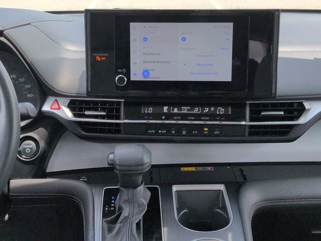 2025 Toyota SIENNA LE LE 8 Passenger
