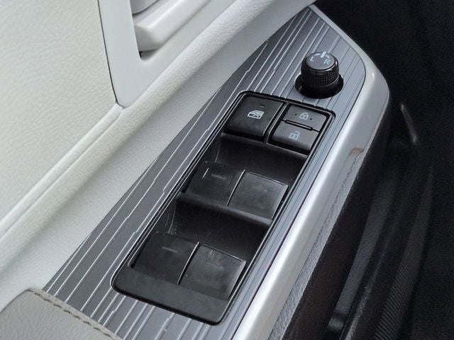 2025 Toyota SIENNA LE LE 8 Passenger