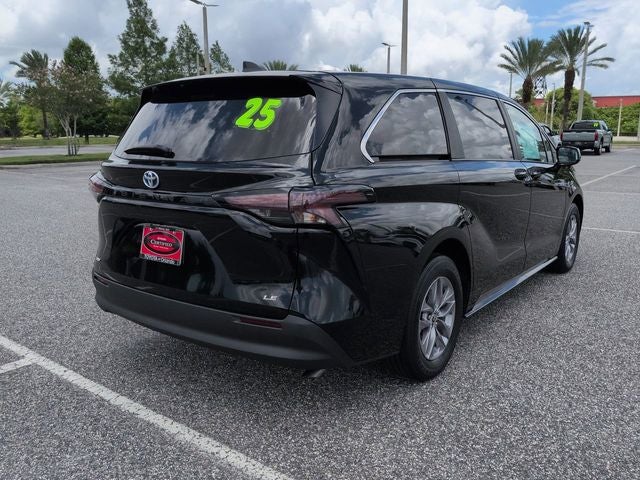 2025 Toyota SIENNA LE LE 8 Passenger