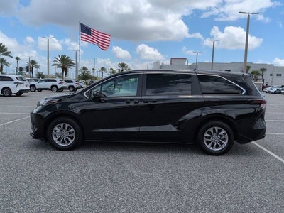 2025 Toyota SIENNA LE LE 8 Passenger