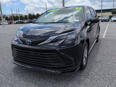 2025 Toyota SIENNA LE LE 8 Passenger