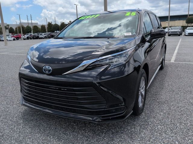 2025 Toyota SIENNA LE LE 8 Passenger