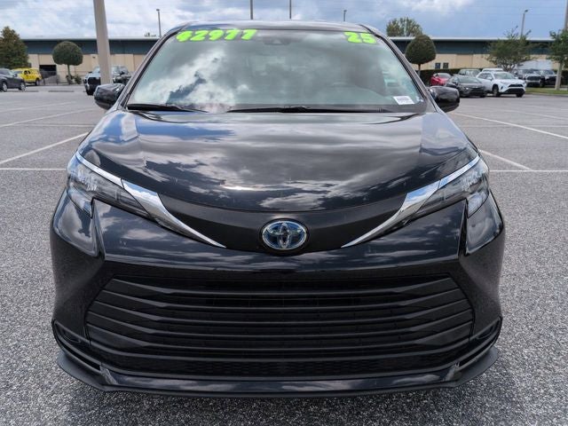 2025 Toyota SIENNA LE LE 8 Passenger