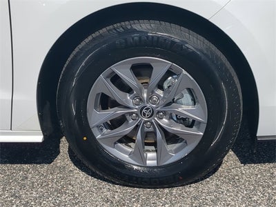 2024 Toyota SIENNA LE LE 8 Passenger