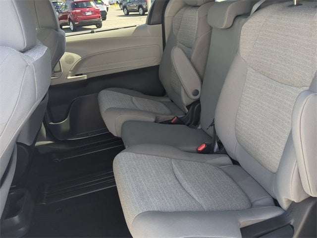 2024 Toyota SIENNA LE LE 8 Passenger