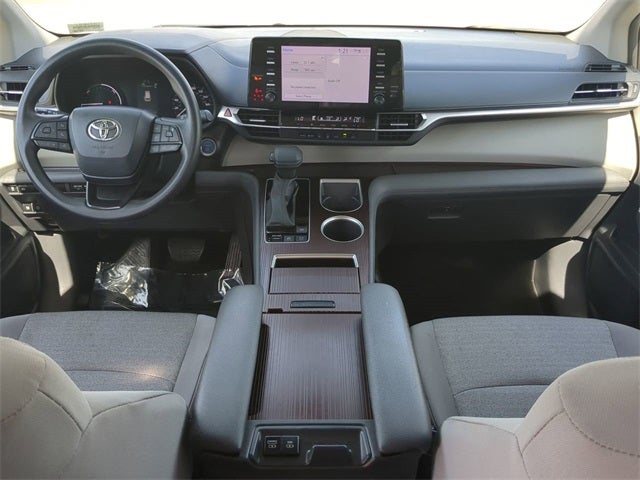 2024 Toyota SIENNA LE LE 8 Passenger