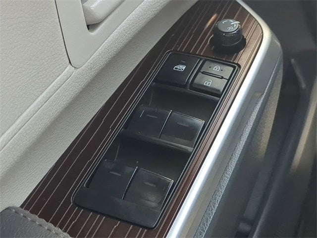 2024 Toyota SIENNA LE LE 8 Passenger