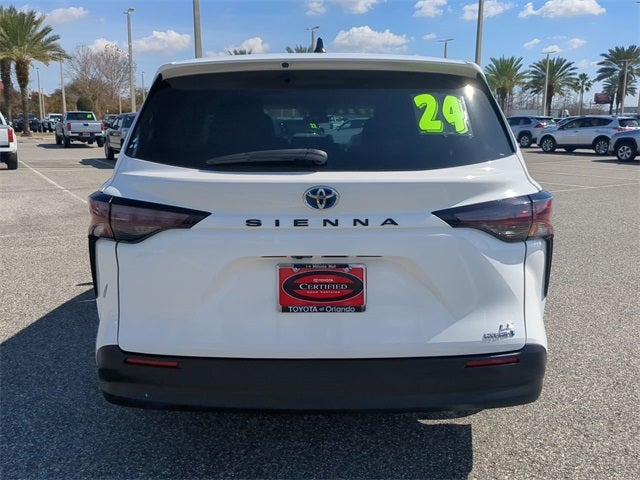2024 Toyota SIENNA LE LE 8 Passenger