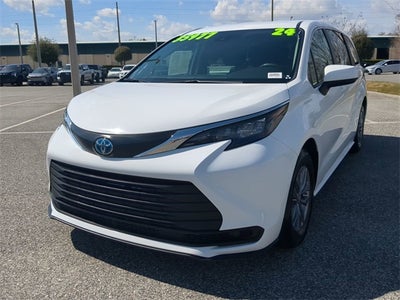 2024 Toyota SIENNA LE LE 8 Passenger