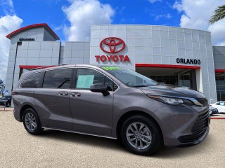 2022 Toyota Sienna LE 8 Passenger