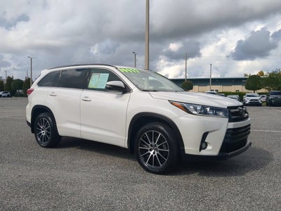 2017 Toyota Highlander SE