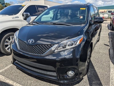2016 Toyota SIENNA SE 3.5L SE 8 Passenger