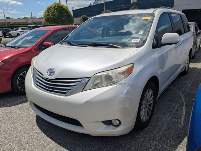 2016 Toyota SIENNA XLE PREM XLE Premium 8 Passenger