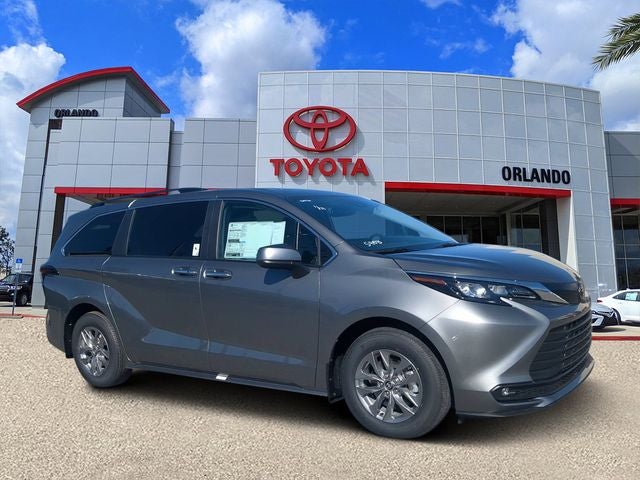 2026 Toyota Sienna XLE 8 Passenger