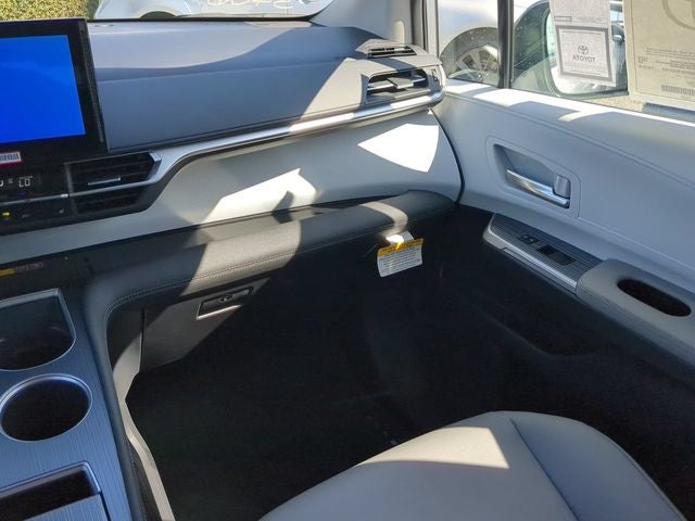2026 Toyota Sienna XLE 8 Passenger