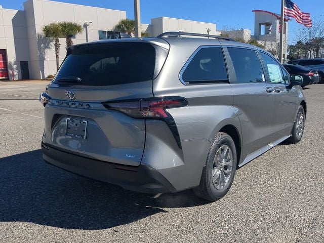 2026 Toyota Sienna XLE 8 Passenger